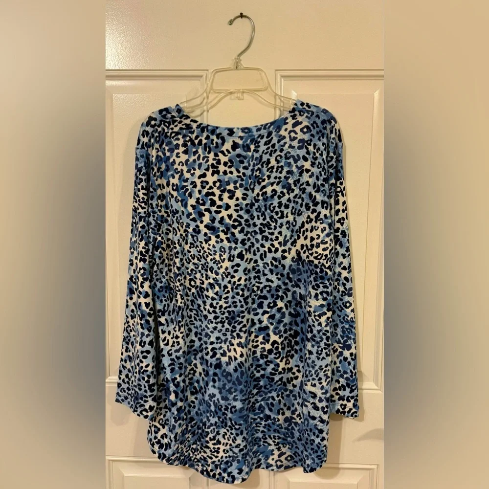 Pretty leopard print blouse - Picture 2 of 7